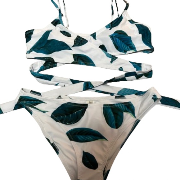 Cupshe Other - Cupshe bikini | Leaf pattern |